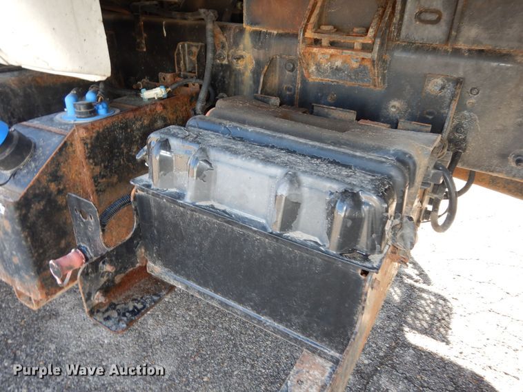 image for item DK7620 2011 Ford F750 Super Duty  dump truck