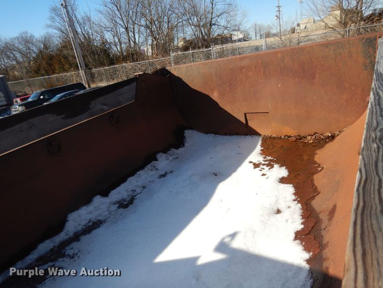 image for item DK7620 2011 Ford F750 Super Duty  dump truck