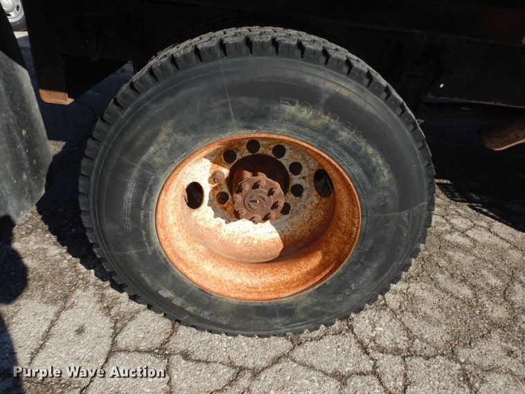 image for item DK7620 2011 Ford F750 Super Duty  dump truck