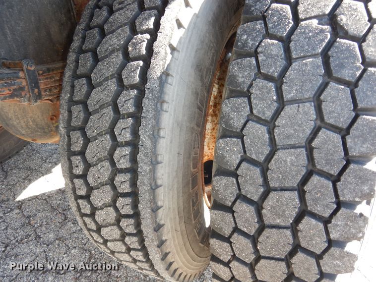 image for item DK7620 2011 Ford F750 Super Duty  dump truck