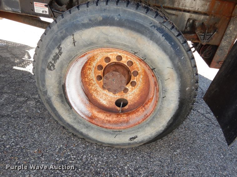 image for item DK7620 2011 Ford F750 Super Duty  dump truck