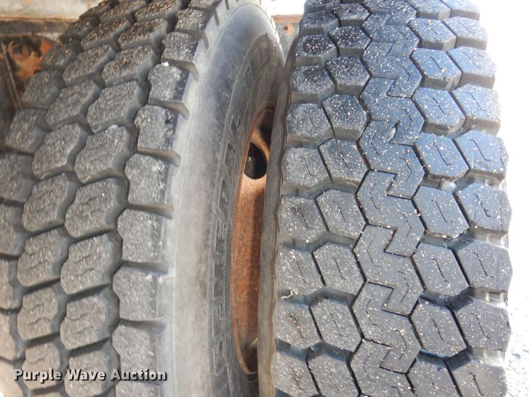 image for item DK7620 2011 Ford F750 Super Duty  dump truck