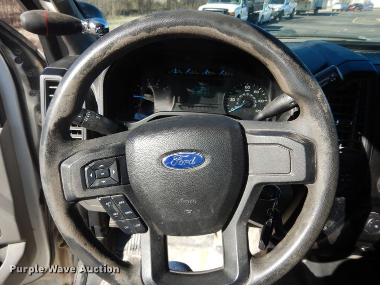 image for item DK7621 2016 Ford F150 XLT  SuperCrew pickup truck