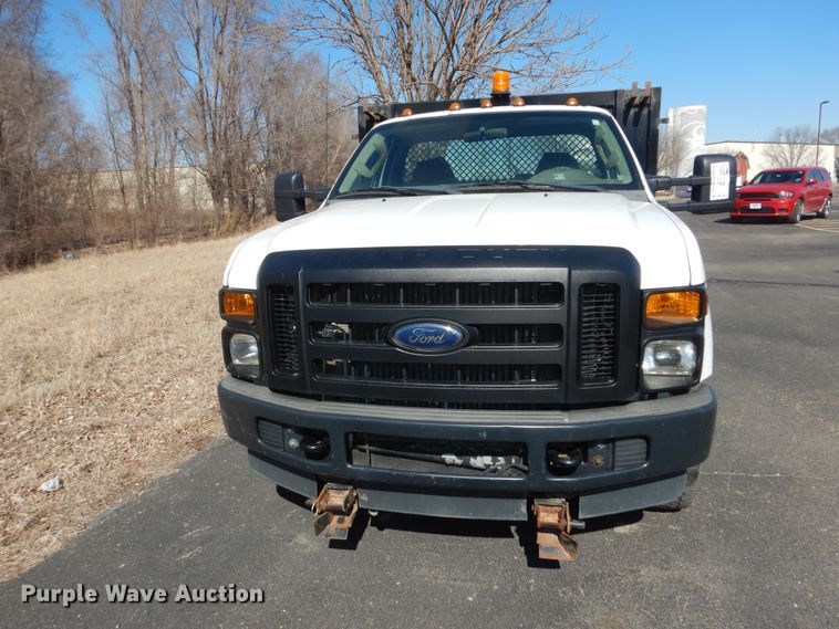 image for item DK7624 2009 Ford F350 Super Duty XL  dump bed pickup truck