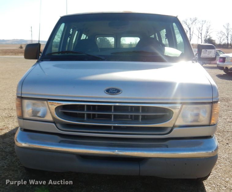 image for item DK7675 2000 Ford E150 XL  van