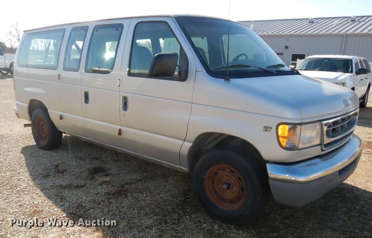 image for item DK7675 2000 Ford E150 XL  van