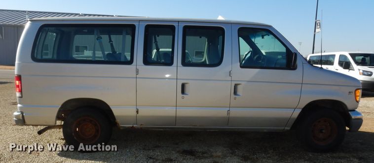 image for item DK7675 2000 Ford E150 XL  van