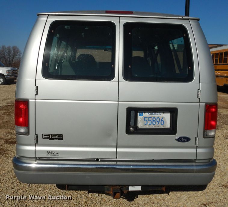 image for item DK7675 2000 Ford E150 XL  van