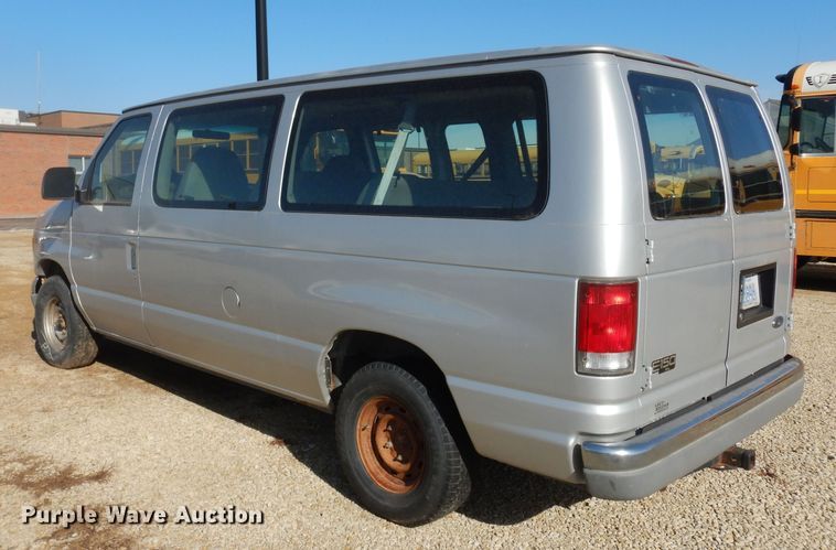 image for item DK7675 2000 Ford E150 XL  van