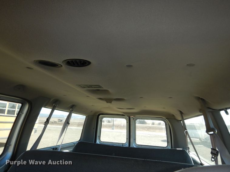 image for item DK7675 2000 Ford E150 XL  van