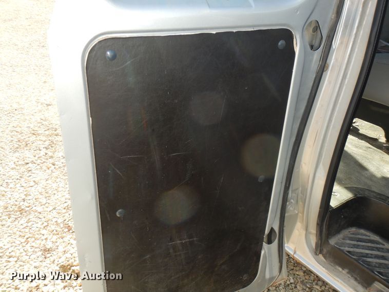 image for item DK7675 2000 Ford E150 XL  van