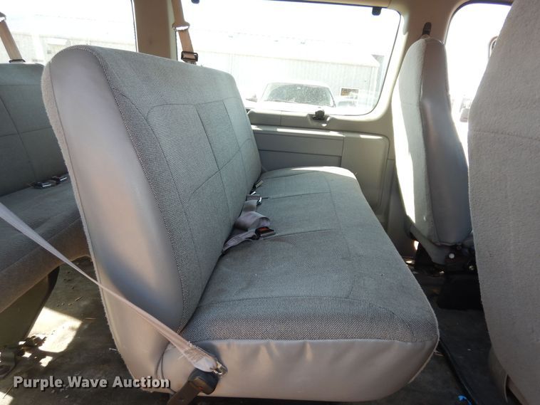 image for item DK7675 2000 Ford E150 XL  van