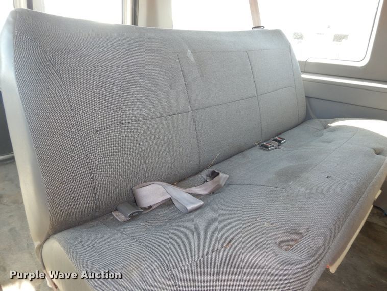 image for item DK7675 2000 Ford E150 XL  van