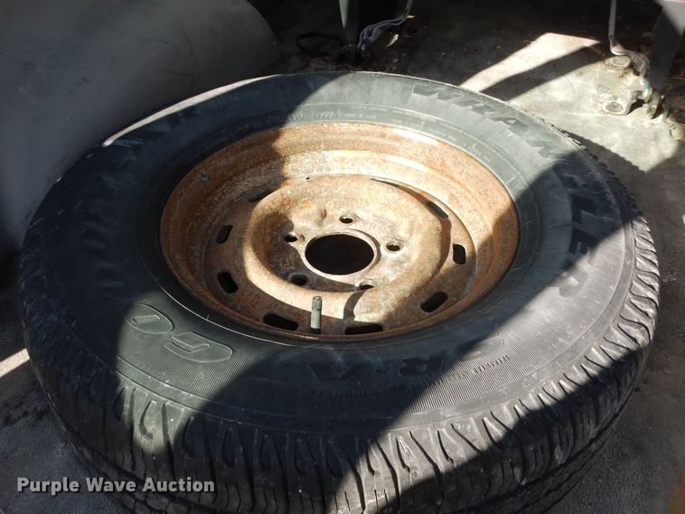 image for item DK7675 2000 Ford E150 XL  van