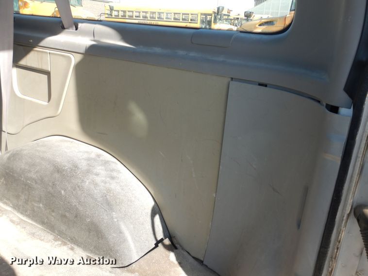 image for item DK7675 2000 Ford E150 XL  van