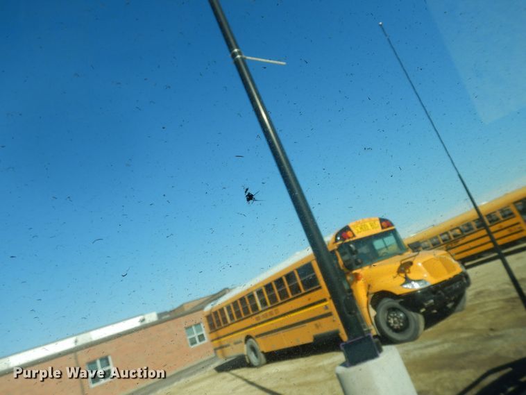 image for item DK7675 2000 Ford E150 XL  van