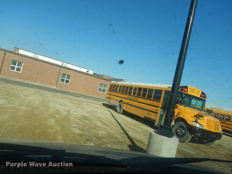 image for item DK7675 2000 Ford E150 XL  van