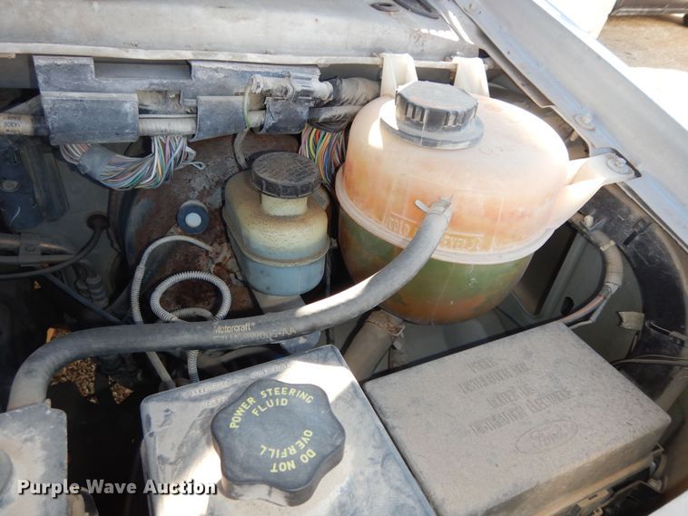 image for item DK7675 2000 Ford E150 XL  van