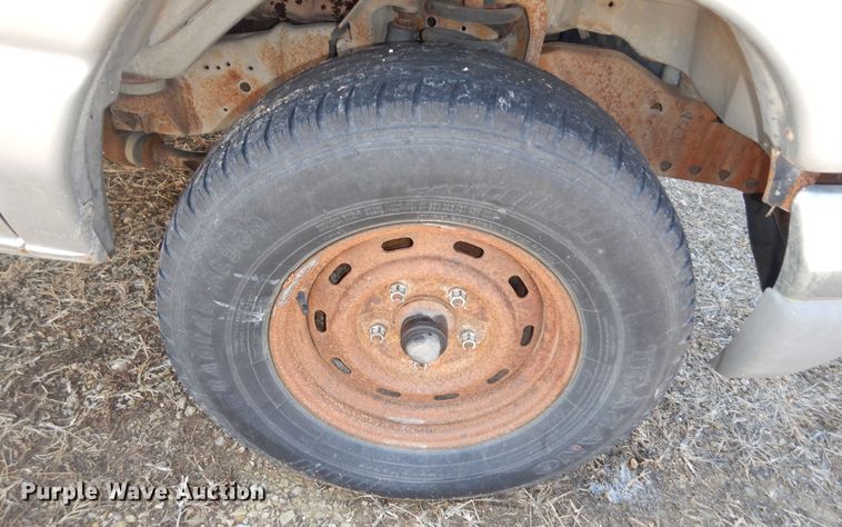 image for item DK7675 2000 Ford E150 XL  van