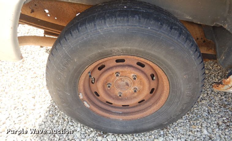 image for item DK7675 2000 Ford E150 XL  van