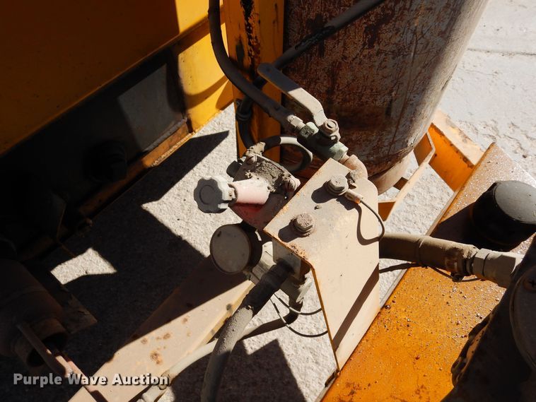 image for item DN6275 1989 Cimline 100  melter applicator