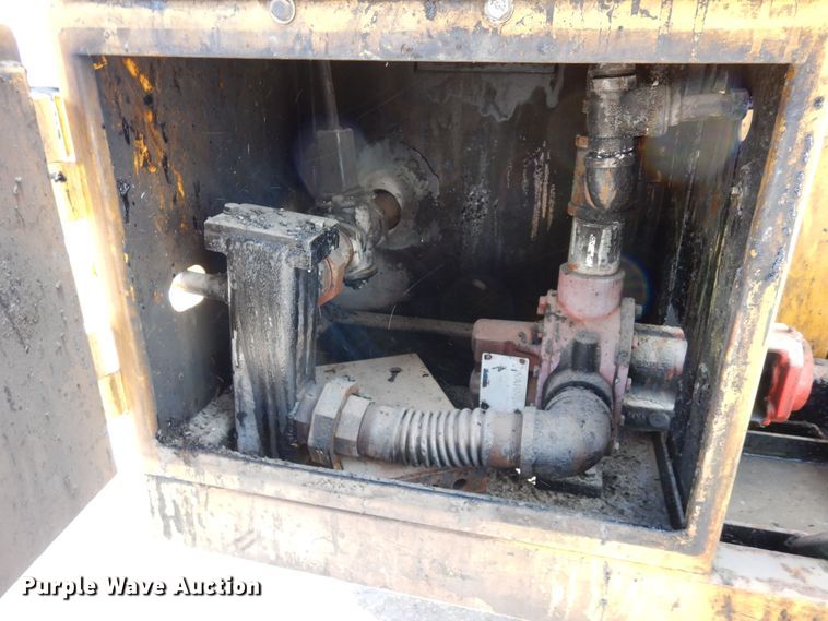 image for item DN6275 1989 Cimline 100  melter applicator