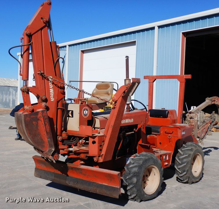 image for item DN6276 2000 Ditch Witch R40  trencher