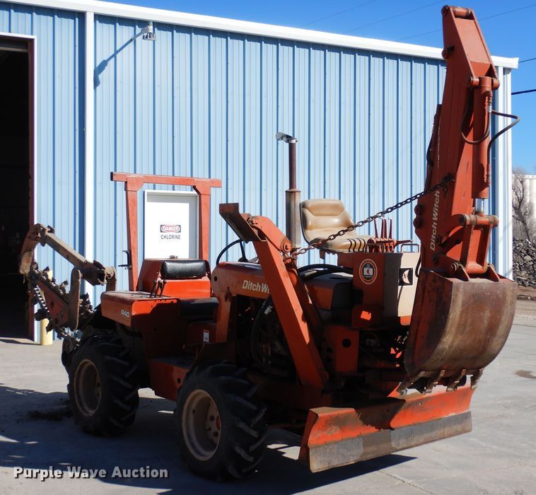 image for item DN6276 2000 Ditch Witch R40  trencher