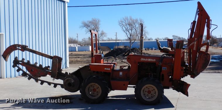 image for item DN6276 2000 Ditch Witch R40  trencher