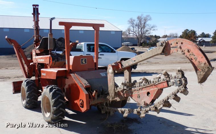 image for item DN6276 2000 Ditch Witch R40  trencher