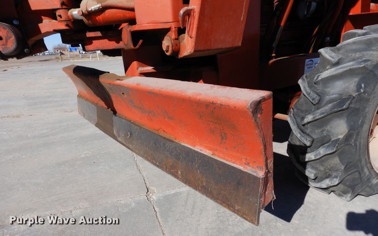 image for item DN6276 2000 Ditch Witch R40  trencher