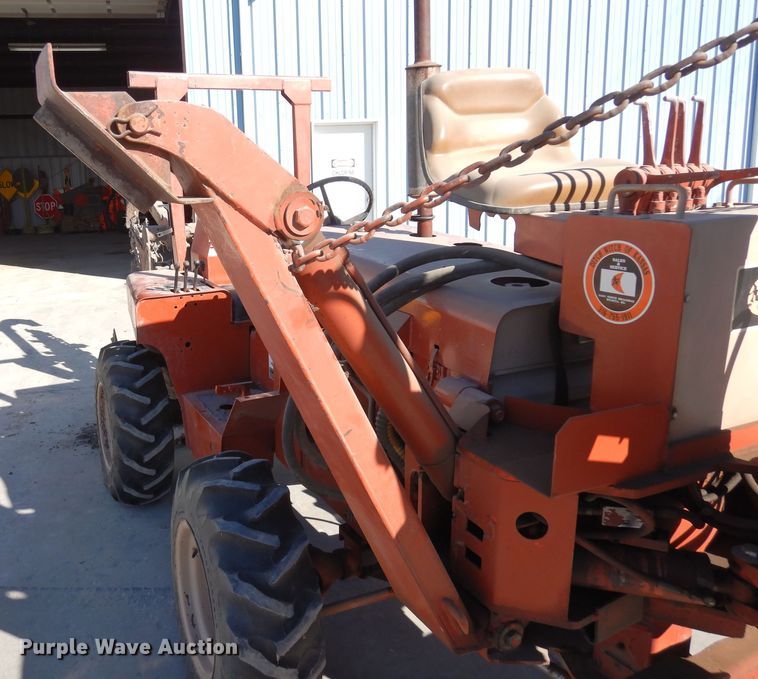image for item DN6276 2000 Ditch Witch R40  trencher