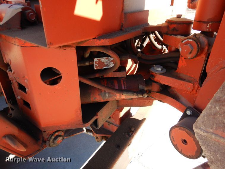 image for item DN6276 2000 Ditch Witch R40  trencher