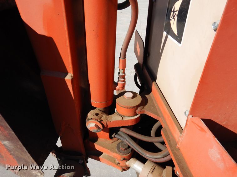 image for item DN6276 2000 Ditch Witch R40  trencher