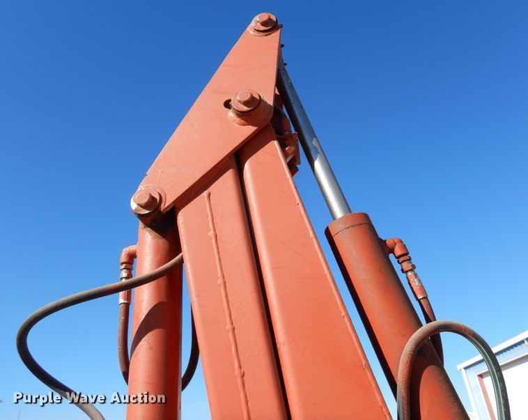 image for item DN6276 2000 Ditch Witch R40  trencher