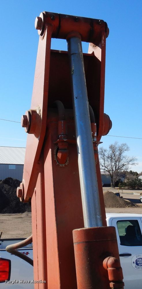 image for item DN6276 2000 Ditch Witch R40  trencher