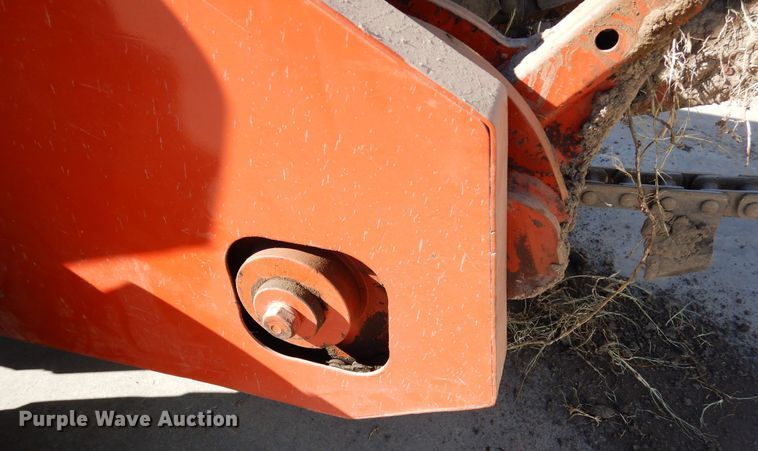 image for item DN6276 2000 Ditch Witch R40  trencher