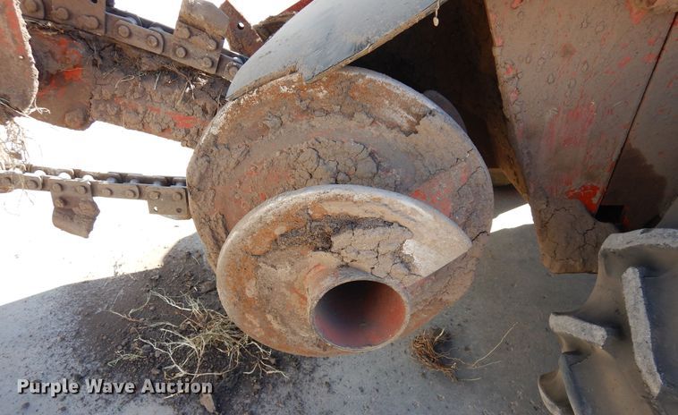 image for item DN6276 2000 Ditch Witch R40  trencher