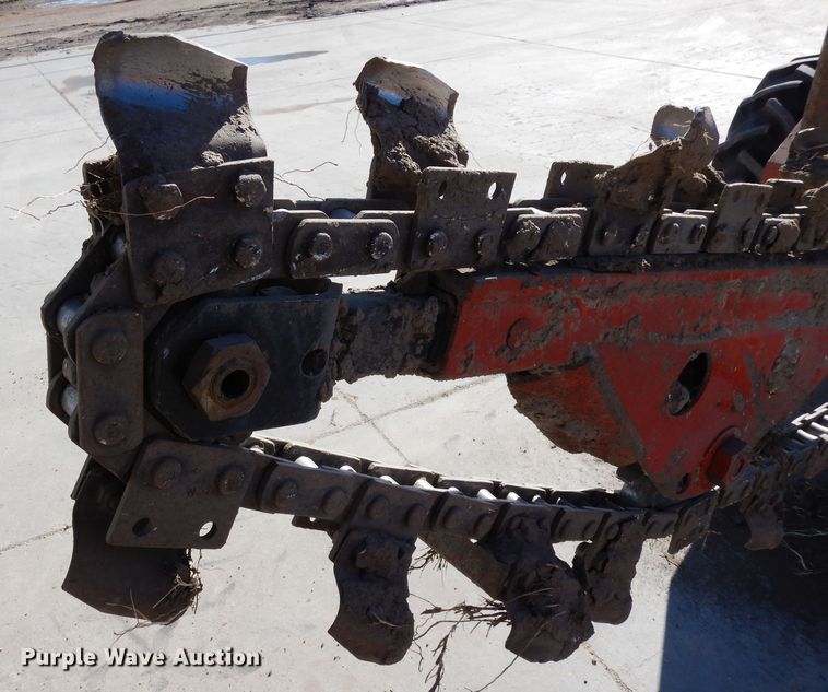 image for item DN6276 2000 Ditch Witch R40  trencher