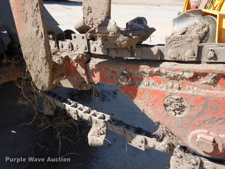 image for item DN6276 2000 Ditch Witch R40  trencher