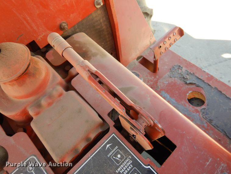 image for item DN6276 2000 Ditch Witch R40  trencher