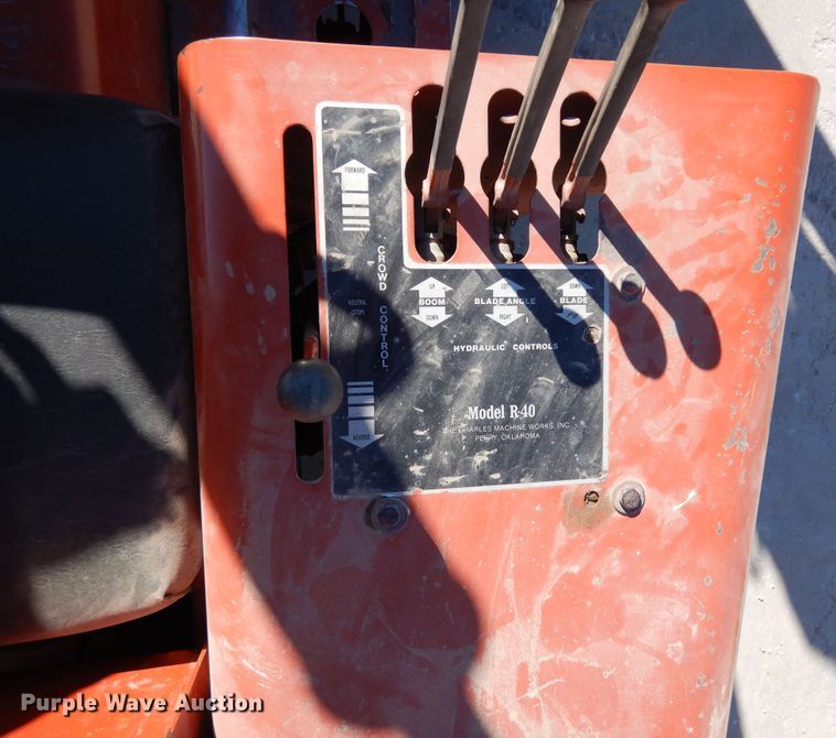 image for item DN6276 2000 Ditch Witch R40  trencher