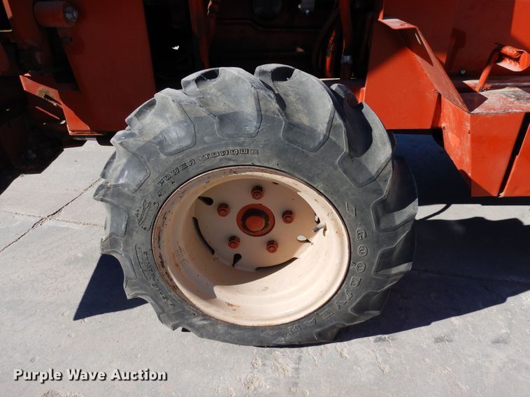 image for item DN6276 2000 Ditch Witch R40  trencher