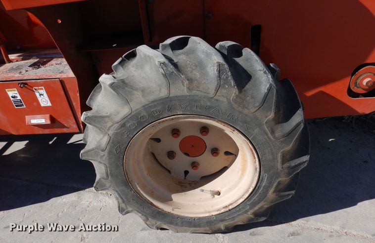 image for item DN6276 2000 Ditch Witch R40  trencher