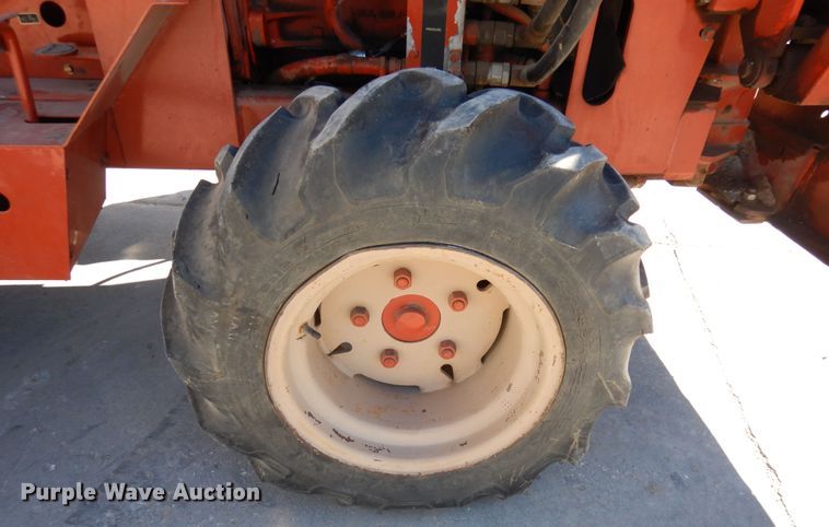 image for item DN6276 2000 Ditch Witch R40  trencher