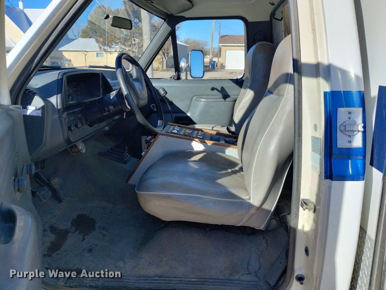 image for item DN6300 1989 Ford F450 Super Duty  rescue vehicle