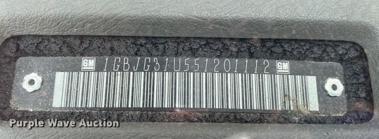 image for item DN8205 2005 Chevrolet Express  shuttle bus