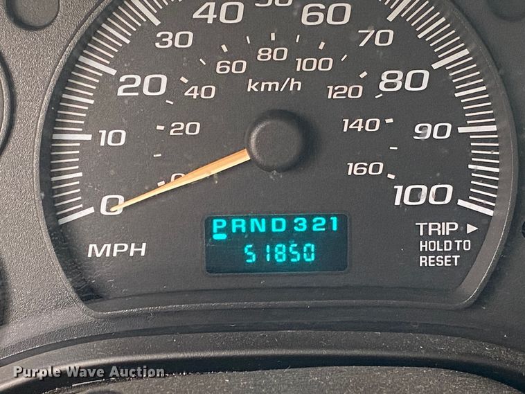 image for item DN8206 2005 Chevrolet Express  shuttle bus