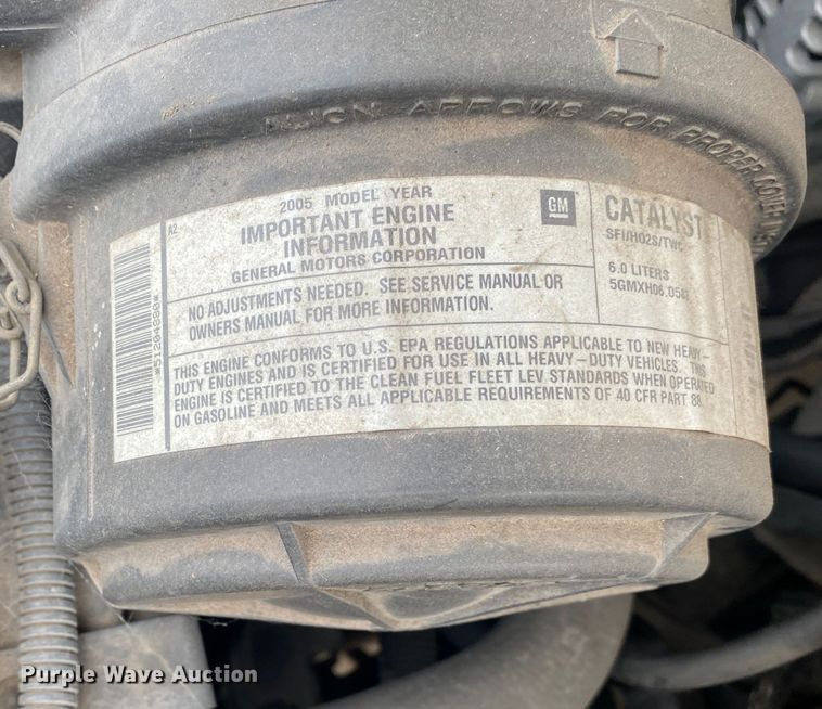 image for item DN8207 2005 Chevrolet Express  shuttle bus