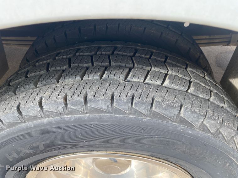 image for item DN8208 2005 Chevrolet Express  shuttle bus